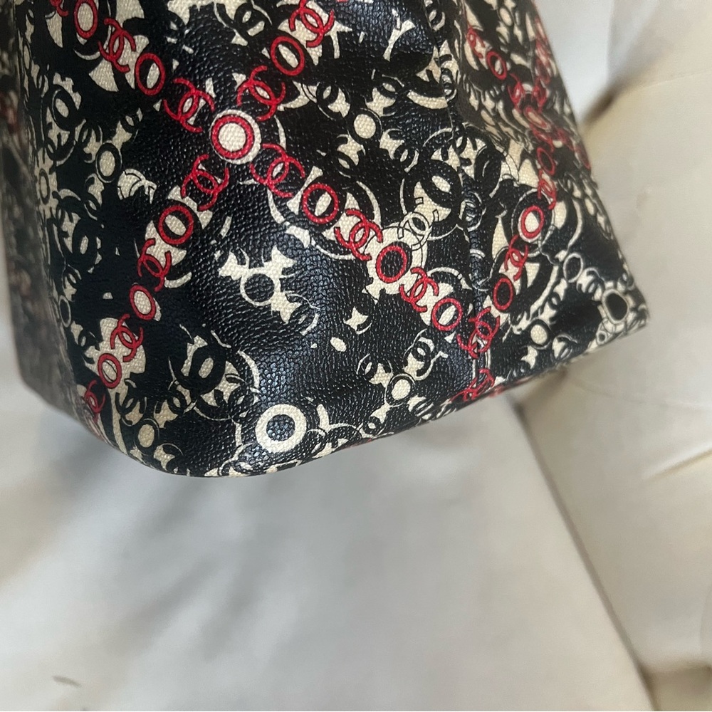 CHANEL Black and Red Embroidered Tote Bag - Picture 7 of 14